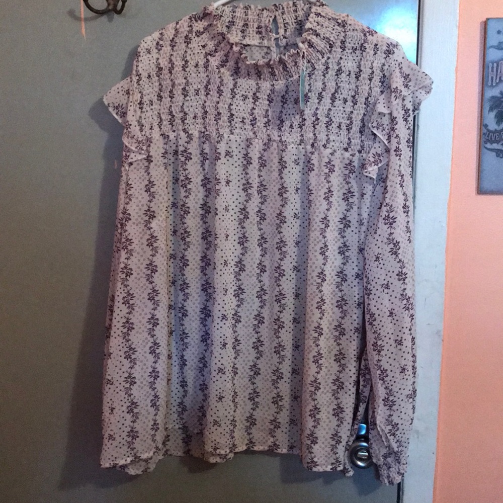 Longer sleeve blouse